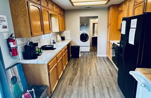 Yosemite Lakes House | Dog Friendly/Hot Tub/Lighthouse Suite/sleeps 4