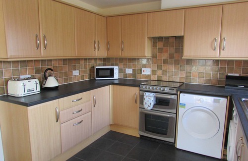 Tywyn House | Dog friendly house by the beach with parking