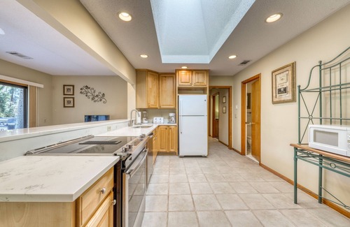 Palmetto Dunes House | Dog-friendly house with private pool & large backyard - walk to beach