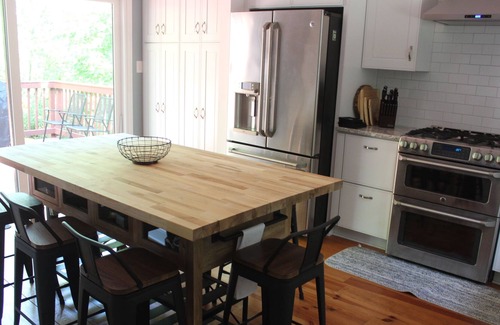 Windwood Coves House | Dog Friendly Luxurious Lodge-like Lake Home with BOAT SLIP