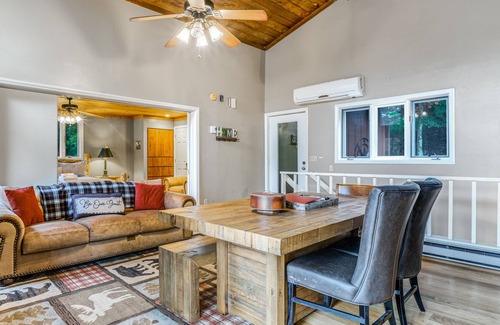 Beech Mountain Ski Chalet | Dog-Friendly Mountainview Chalet with Free WiFi, Fireplace, Decks, & Firepit