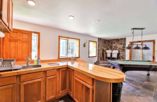 Jewett House | Dog-Friendly Mountain Hideaway
