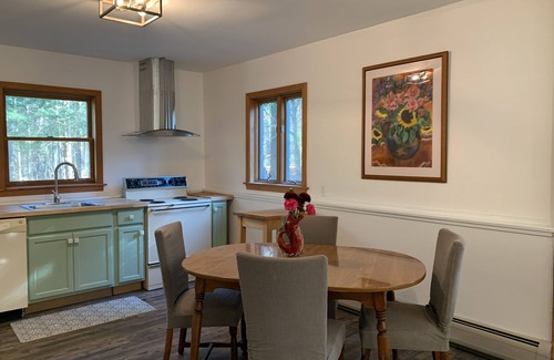 South Londonderry Apartment | Dog friendly, near Stratton, Magic & Bromley