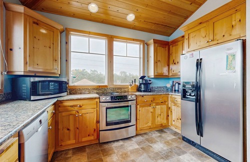 Neskowin House | Dog-friendly Neskowin Village home w/ocean views, private hot tub, & patio