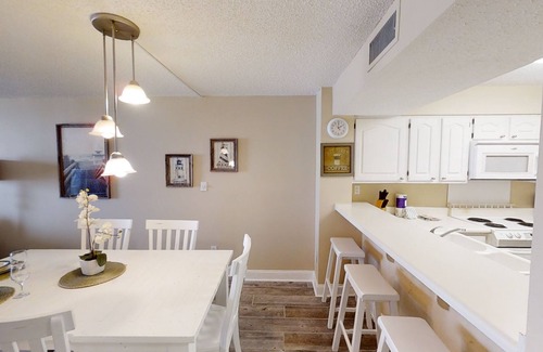 Gulf Lagoon Beach Condo | Dog Friendly, New beds, Master bedroom on Gulf Free Golf and Activities Daily