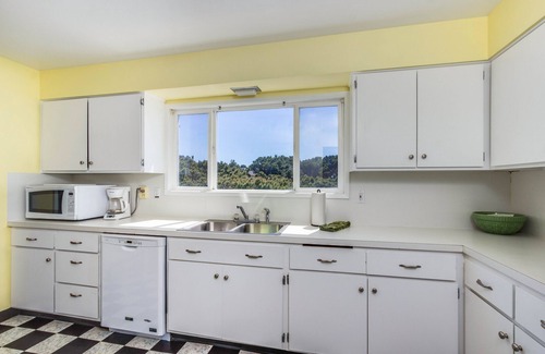 Bandon House | Dog-friendly, oceanfront home w/beach access, and large deck-EV charger
