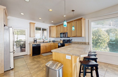 Roads End House | Dog-friendly oceanview house with private hot tub, 2 decks, & close beach access