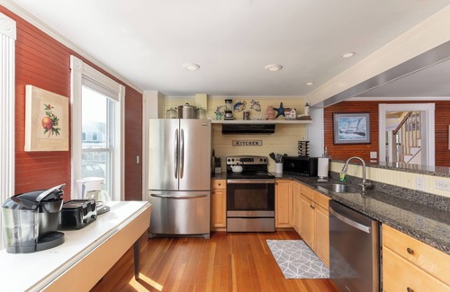 York Beach House | Dog-friendly, Oceanview Classic Maine Beach Cottage near Short Sands