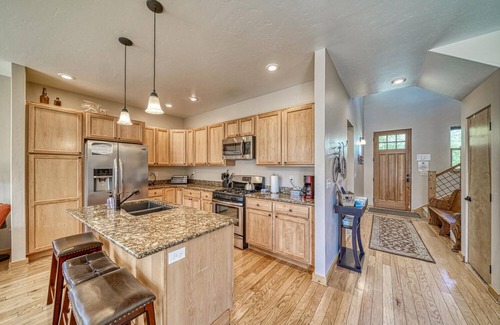 Salida Condo | Dog Friendly- River Livin' Downtown Salida