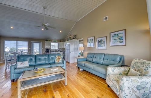 Dauphin Island House | Dog-friendly seaside home with WiFi, deck, amazing views, minutes from beach