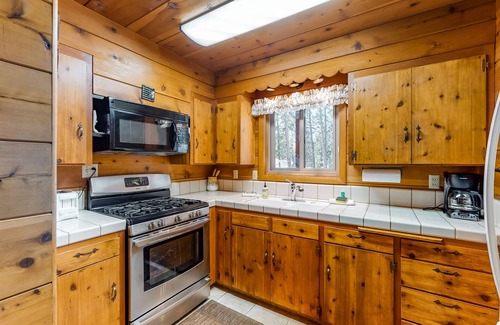 Shaver Lake House | Dog-Friendly Shaver Lake Home w/Wood Interior & Porch, WiFi, W/D - Near Lake