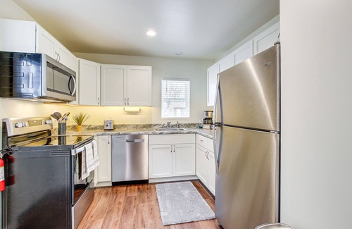 Sheboygan House | Dog-Friendly Sheboygan Home - 1 Mi to Town!