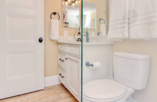 Indian Rocks Beach Condo | Dog-friendly beachfront condo with pool, tennis & AC - snowbird-friendly