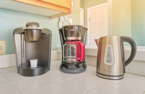 Long Beach House | Dog-Friendly, Walk to beach/downtown (Suite)