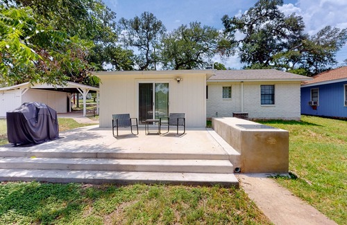 Granite Shoals House | Dog-friendly waterfront home with dock, grill, water views, patio, washer/dryer
