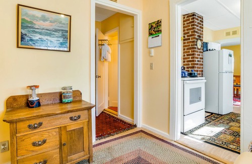 Nordland Cottage | Dog-friendly waterfront home with private hot tub, views & wood stove
