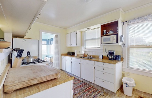 Elk House | Dog-friendly waterfront home with full kitchen & WiFi - near the beach