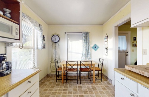 Elk House | Dog-friendly waterfront home with full kitchen & WiFi - near the beach