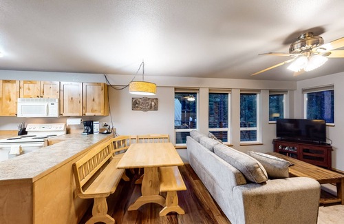 Ardenvoir Cabin | Dog-friendly woodland cabin w/deck & private game room - walk to the river