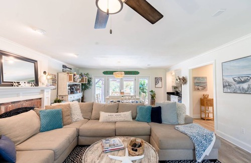 Heber Springs House | Dog lovers: Fenced yard, 2 king beds, lake access, 2 fire pits-gas and wood!