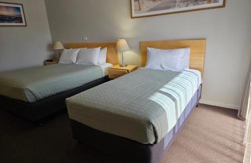 Mount Clarence Hotel | Dog Rock Motel