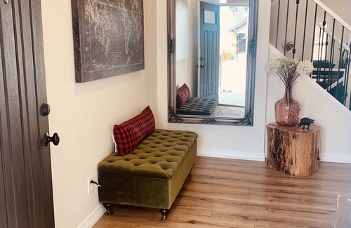 Cochrane House | Dogs are welcome in our family friendly 3 bedroom home