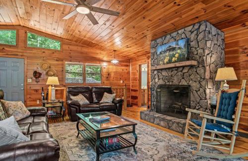 Martin House | Dogwood Cabin with Dock!