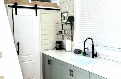 Apple Valley Apartment | Dolce Casa Summary: E