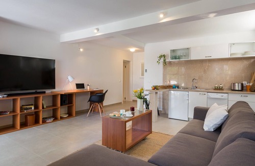 Sutivan Villa | Dolce Vita 5* villa