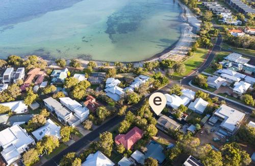 Dunsborough House | Dolce Vita - A Beachside Family Garden Retreat