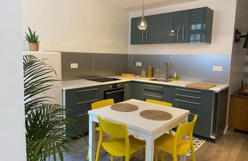 Dole Apartment | Dole : studio en plein centre, copropriété calme