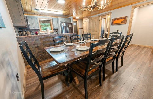 Caton Condo | Dolly's 1: Free Attraction Tickets, Mountain Views,Wifi