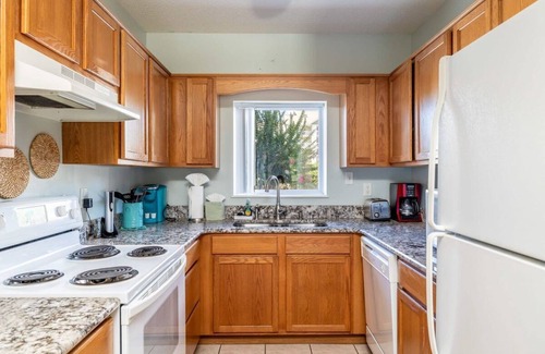 Pigeon Forge Condo | Dolly's Hideout: Pools and Proximity to Dollywood