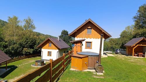 Haligovce Ski Chalet | Dolná chata u Bratríkov