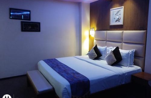 Madanpur Hotel | Dolphin Chocolate Inn