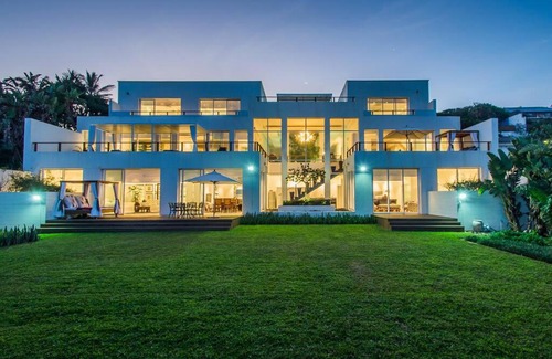 Umhlali Beach Villa | Dolphin Coast YOLO Spaces - The White House Boutique Villa