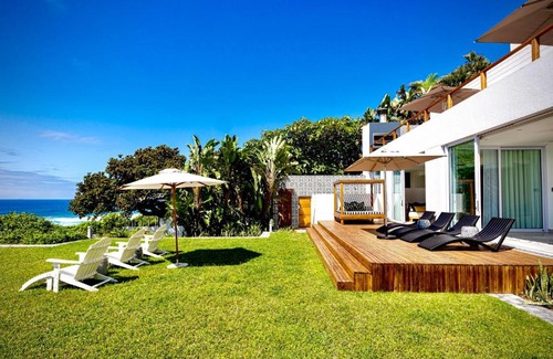 Umhlali Beach Villa | Dolphin Coast YOLO Spaces - The White House Boutique Villa