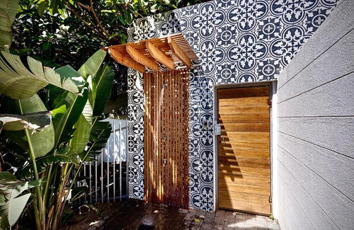 Umhlali Beach Villa | Dolphin Coast YOLO Spaces - The White House Boutique Villa