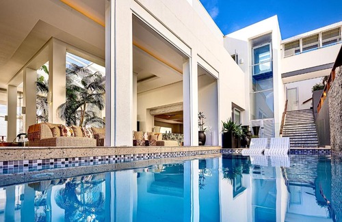 Umhlali Beach Villa | Dolphin Coast YOLO Spaces - The White House Boutique Villa