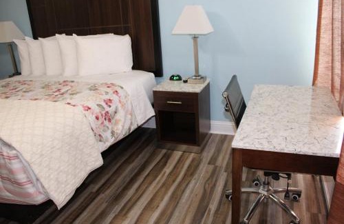 Downtown Hotel | Dolphin Cove Motel