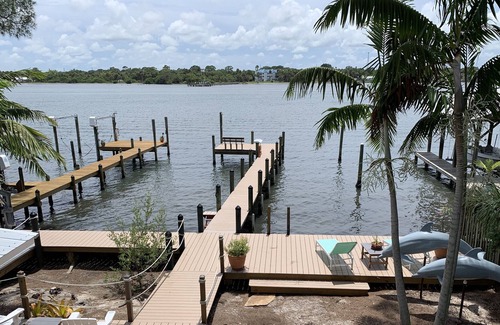 Grant-Valkaria House | "Dolphin Dive" Fisherman's Family Paradise Directly on the Intracoastal Waterway