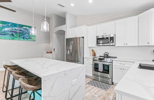 Indian Rocks Beach House | Dolphin Dreamer-6-Seat Golf Cart!