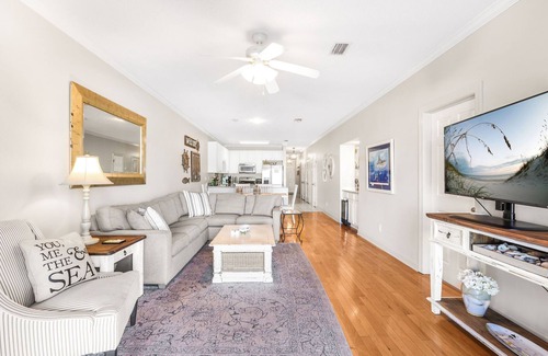 Orange Beach East Condo | Dolphin Harbor 1B: Bay & beach access! Sleeps 10! Three bedrooms, 3 baths.