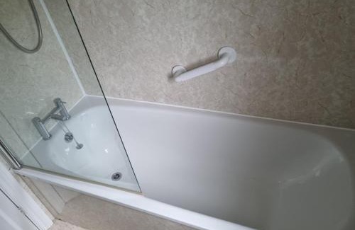 Beer Bed & Breakfast | Dolphin Hotel