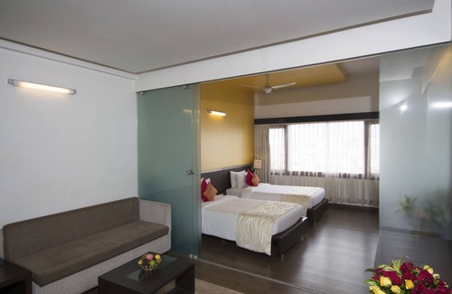 Dabagardens Hotel | Dolphin Hotel