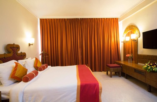 Dabagardens Hotel | Dolphin Hotel