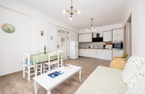 Katsimatika Villa | Dolphin House - Three Bedroom Villa, Sleeps 7