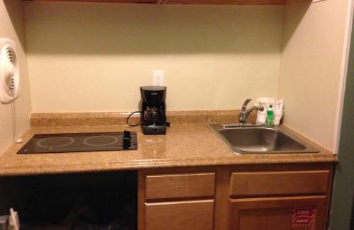 Wildwood Hotel | Dolphin Inn