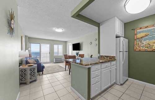 Northeast Virginia Beach Condo | Dolphin Run Unit 304