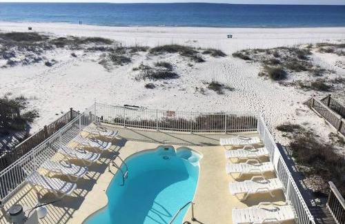 Gulf Shores House | Dolphin View Duplex Side B - Beachfront Heated Pool -Gulf Shores Alabama - Near The Hangout